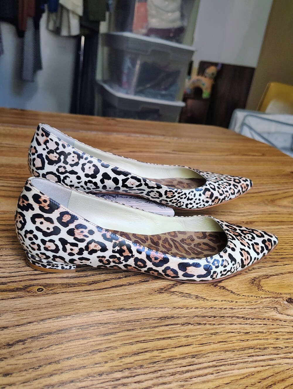 Manolo Blahnik Leather Pointed-Toe Leopard Print Women's Flats Beige Black 36½.